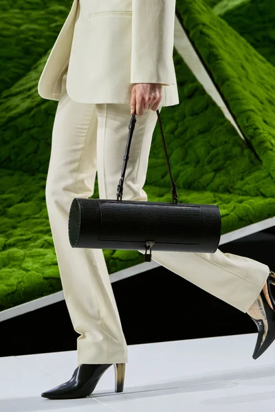 Look 97